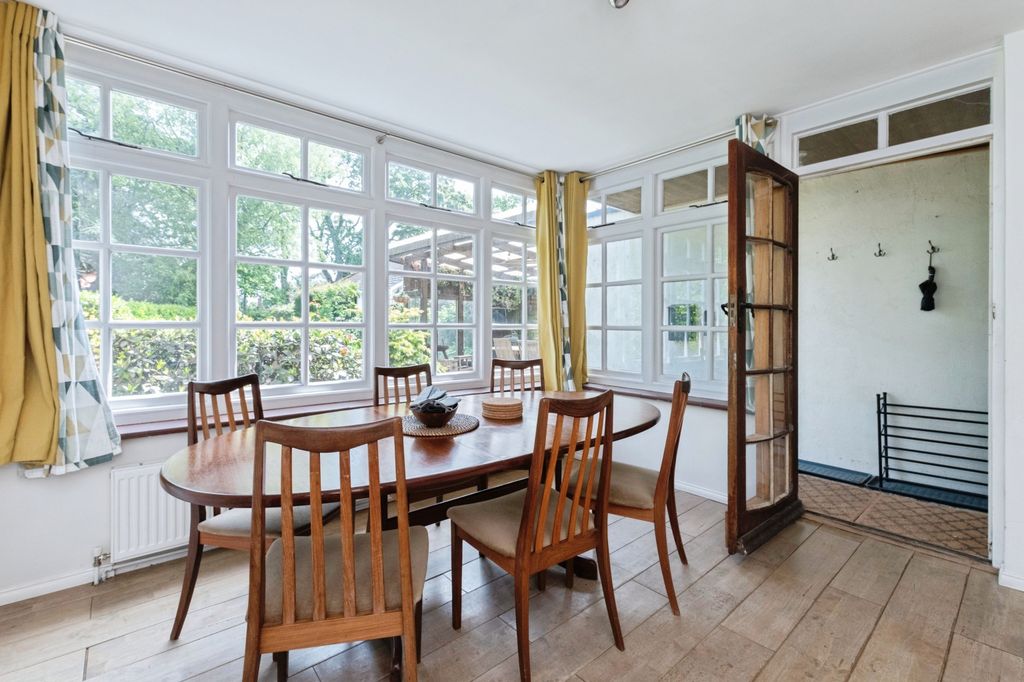 Property photo 3 of 27 Dining Room