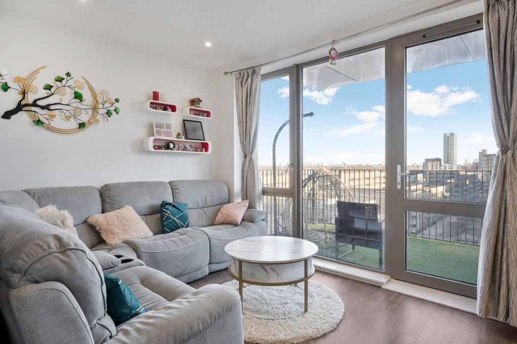 Property photo 3 of 13