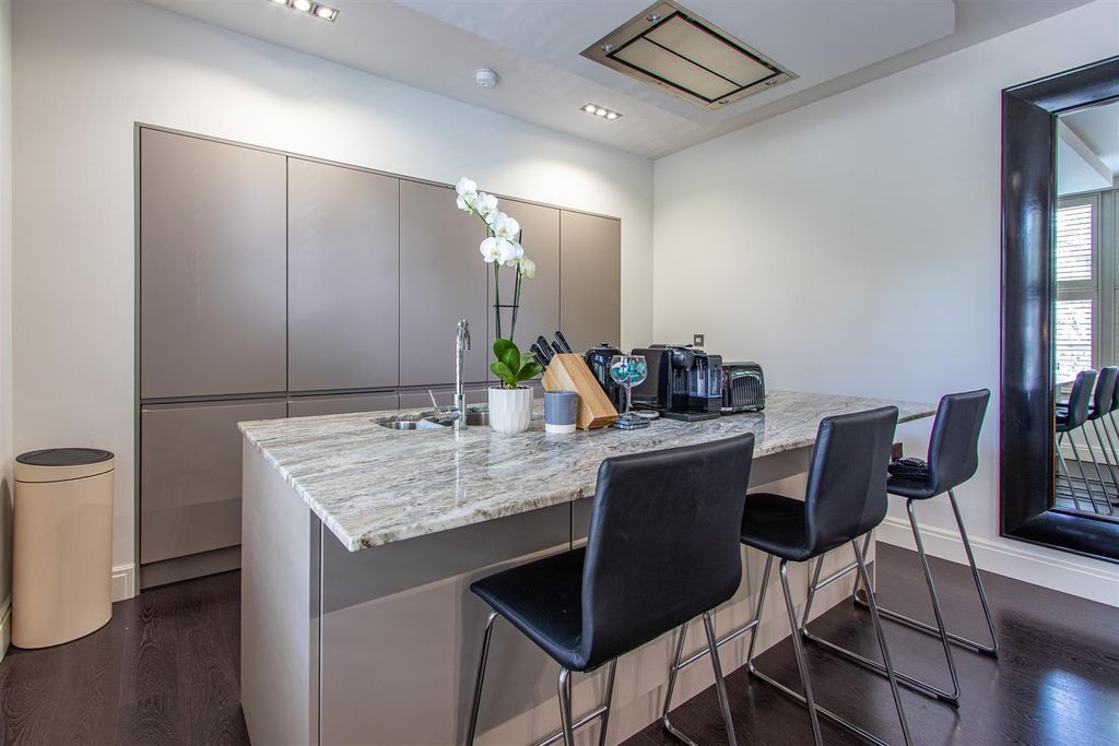 Property photo 2 of 16 Waterloo Court 2-3.Jpg