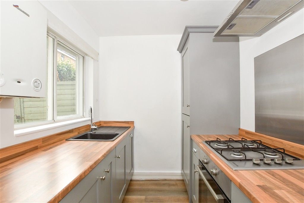 Property photo 3 of 12 Kitchen