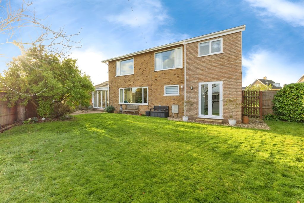 Property photo 2 of 17