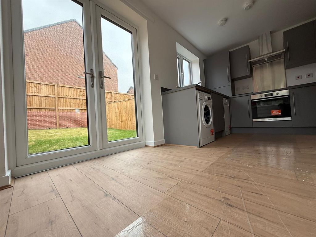 Property photo 3 of 15 3337cd48-31d3-4Fad-8138-94F2A8B20F72.Jpg