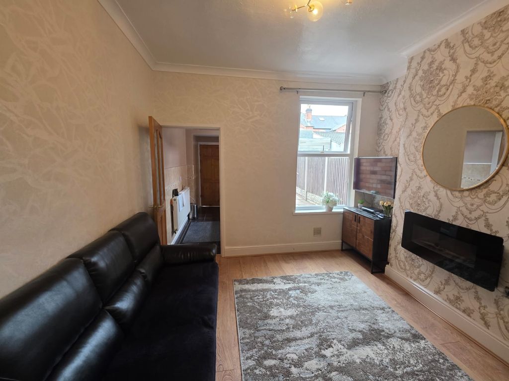 Property photo 3 of 9