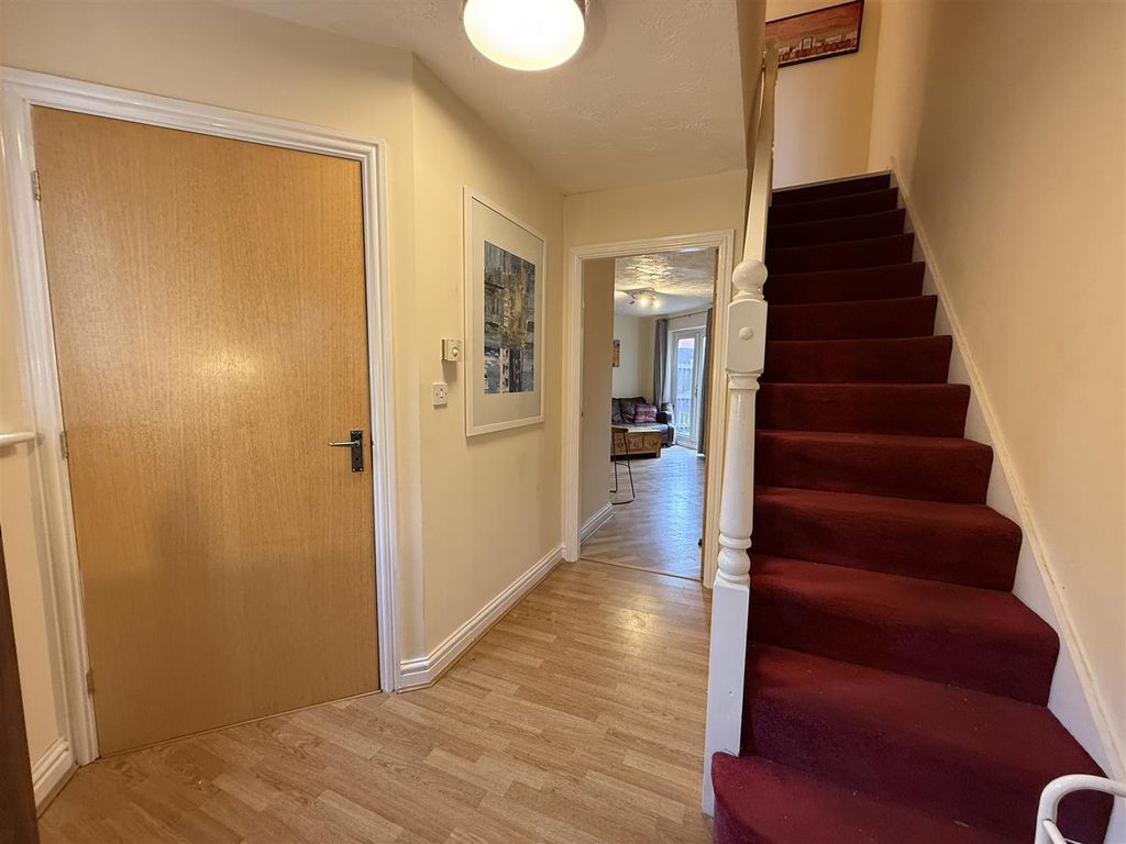 Property photo 3 of 22