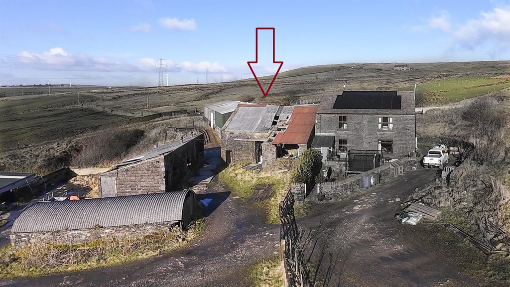 Property photo 1 of 9 Semi Detached Barn