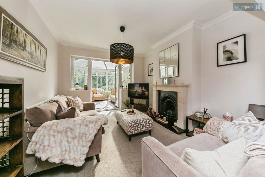 Property photo 3 of 17 Picture No. 02