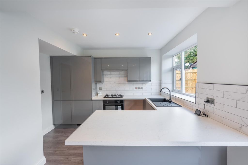 Property photo 3 of 12 _A7R2189-Hdr.Jpg