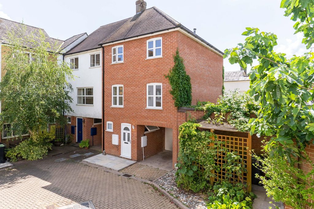 Property photo 1 of 24