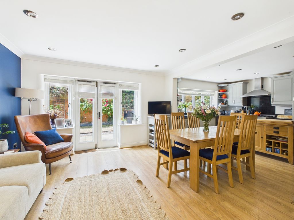 Property photo 3 of 28 Welford Road