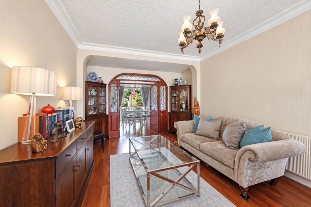 Property photo 3 of 16