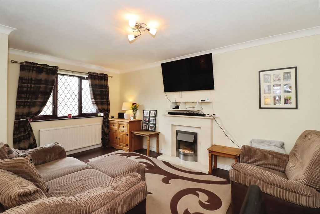 Property photo 3 of 15