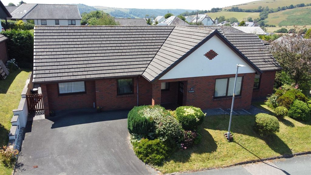 Property photo 1 of 15 12 Maesygarn - New Fore 2.Jpg