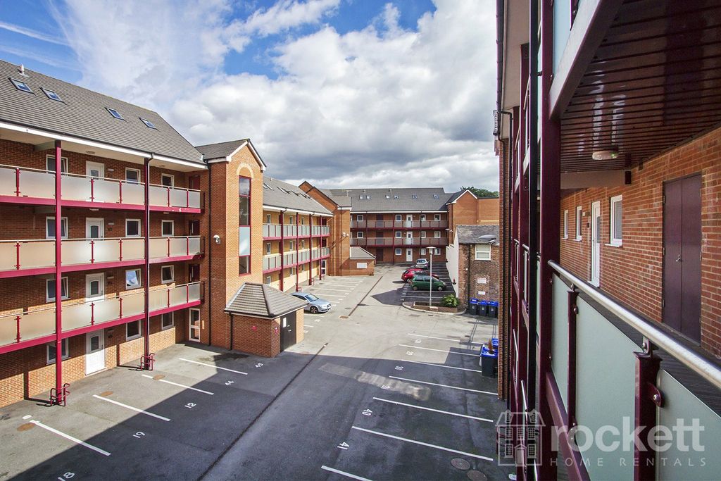 Property photo 3 of 28 Picture No. 03