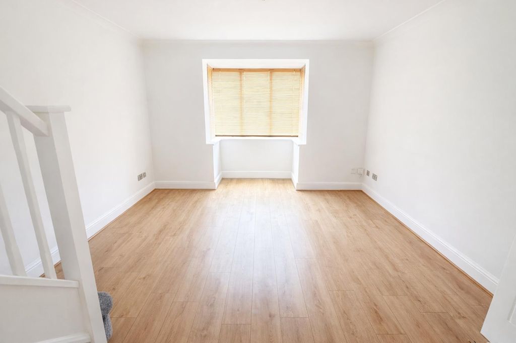 Property photo 2 of 13 15.Png