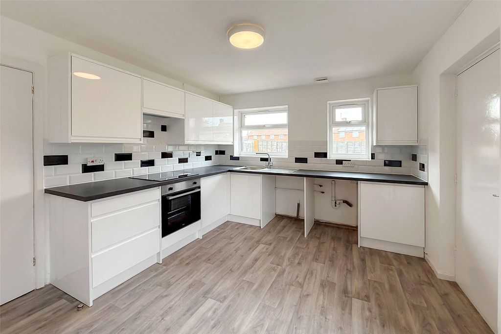 Property photo 2 of 18 Picture No. 05