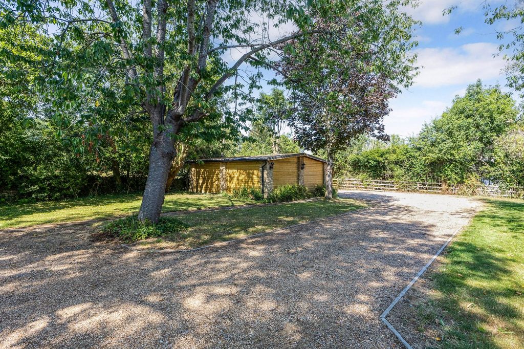 Property photo 3 of 11 Picture No. 10