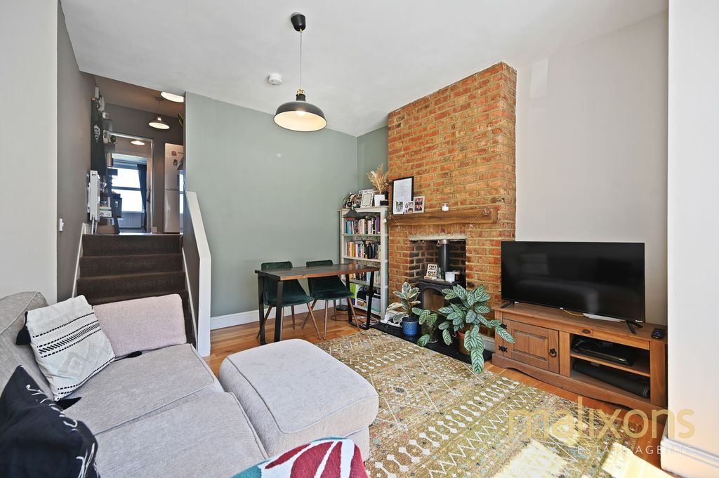 Property photo 3 of 10