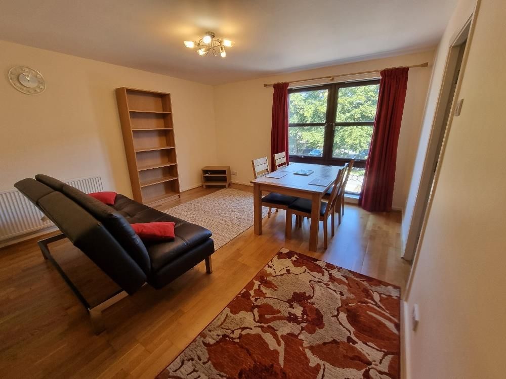 Property photo 2 of 11 Lounge