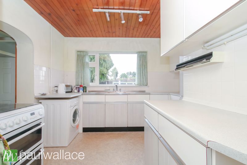 Property photo 3 of 18 Kitchen