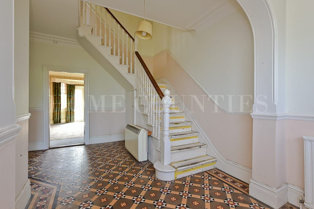 Property photo 3 of 25