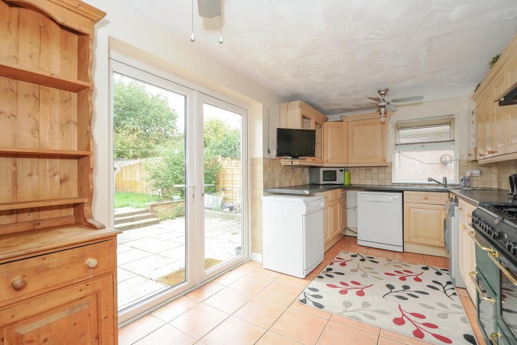Property photo 2 of 12 Kitchen