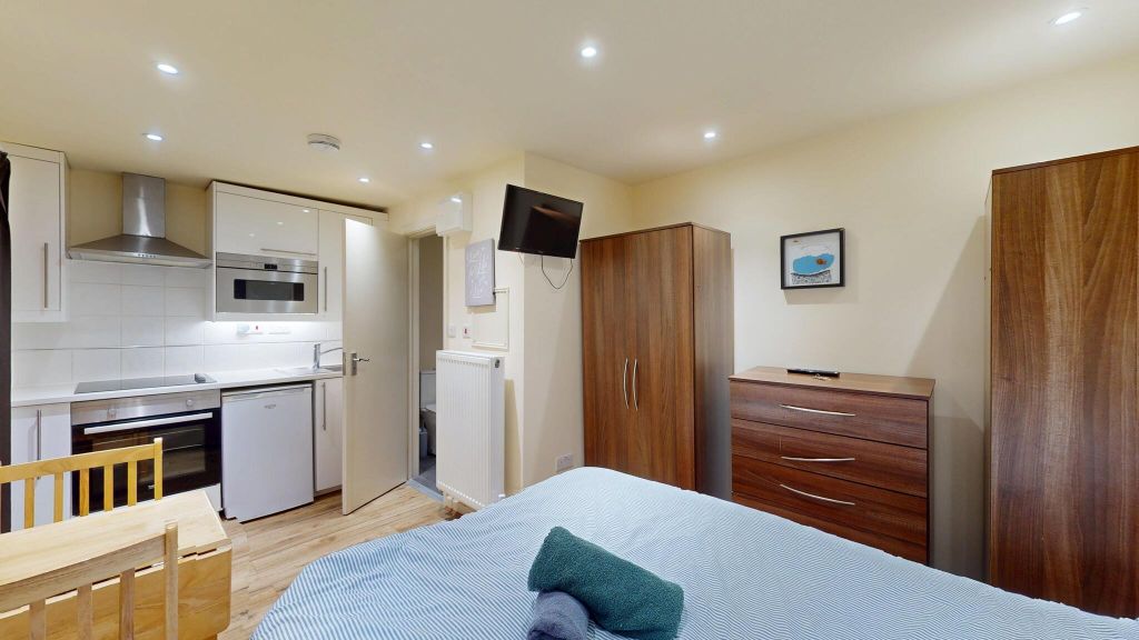 Property photo 3 of 9