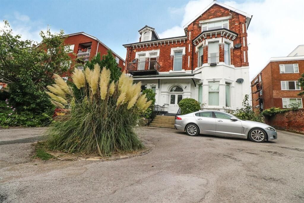 Property photo 1 of 15 4312440
