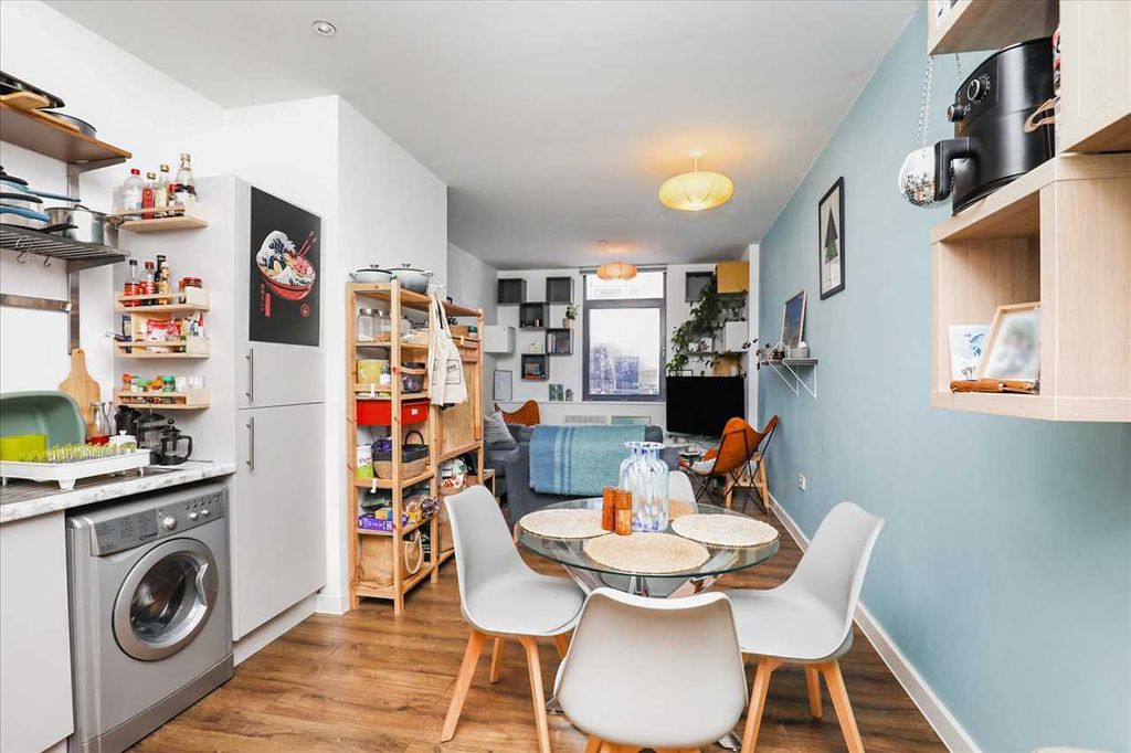 Property photo 2 of 11