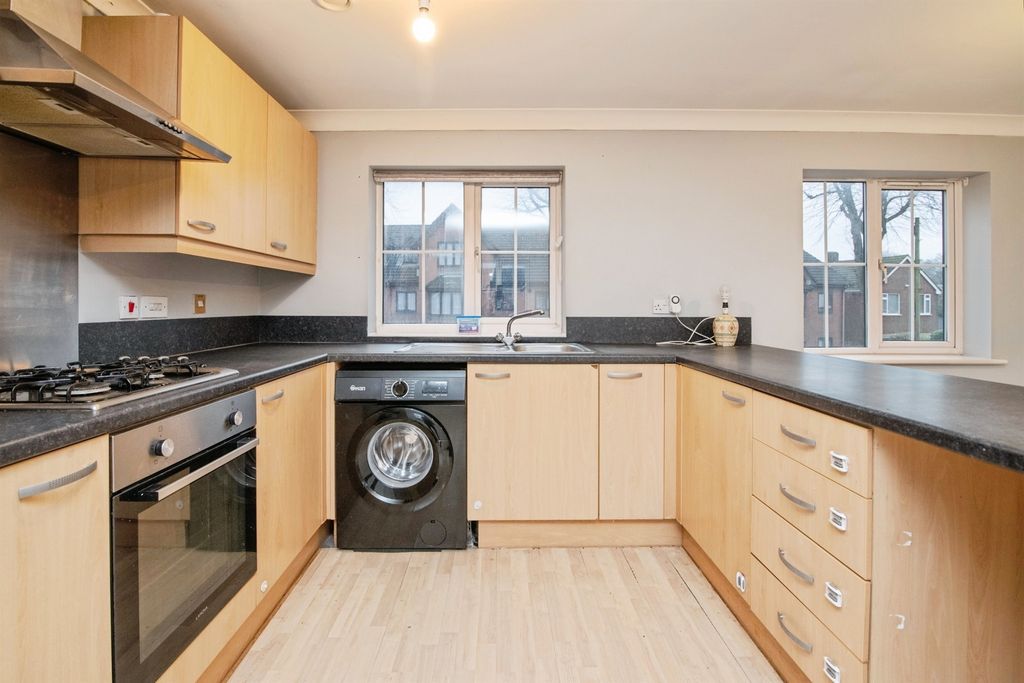 Property photo 2 of 11