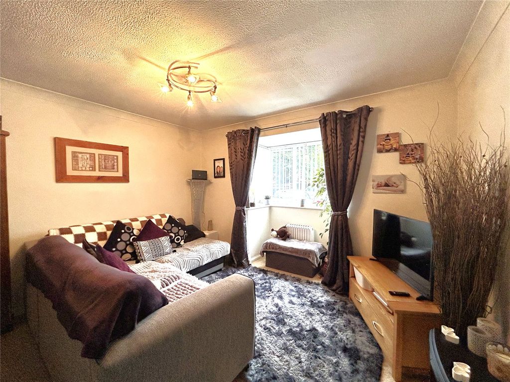 Property photo 3 of 8 Picture No. 02