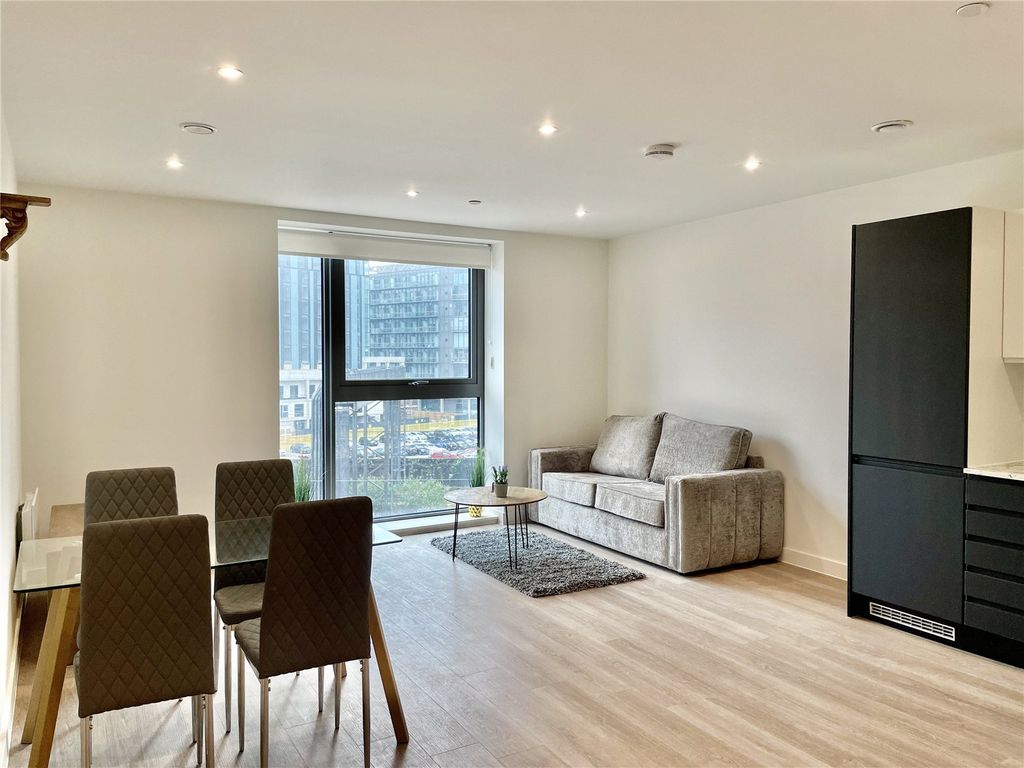 Property photo 1 of 10 Living Room