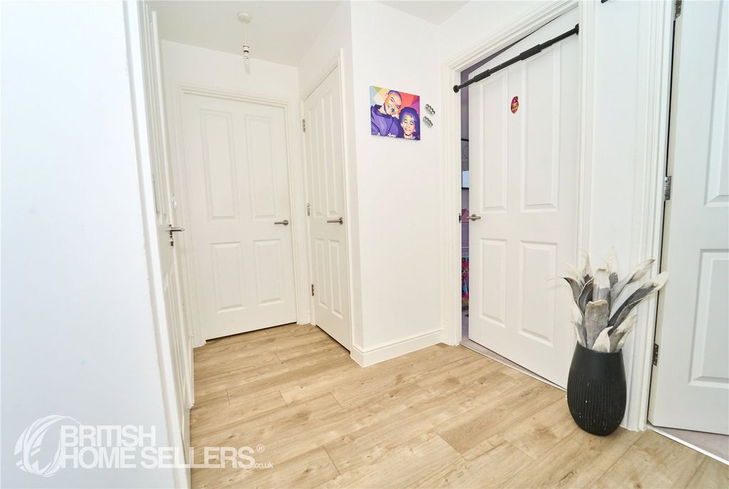 Property photo 3 of 18 Picture No. 05