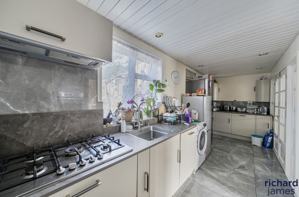 Property photo 3 of 19 532c62E44270412E8Be408379830E9F5