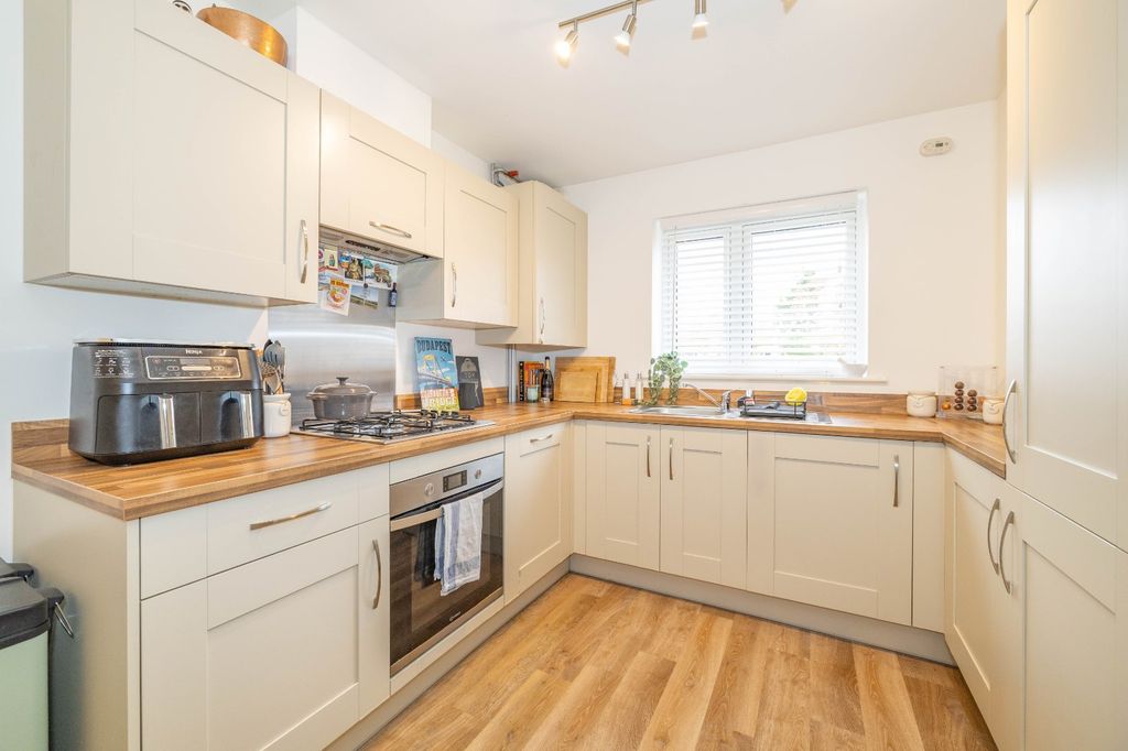 Property photo 2 of 12 Picture 2