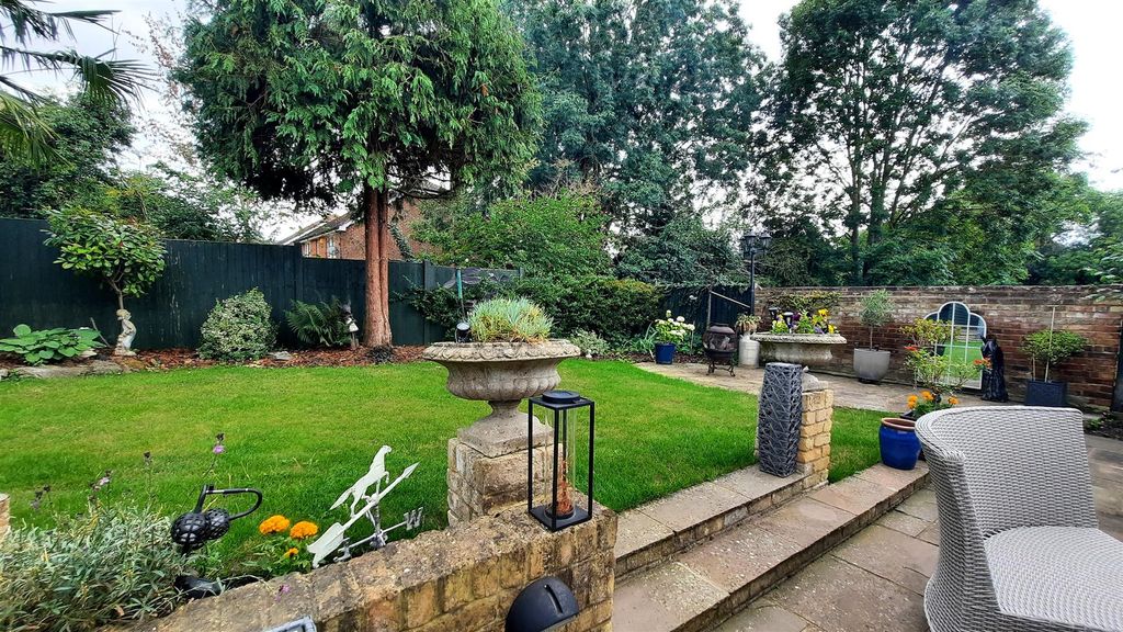 Property photo 3 of 34 Newr4.Jpg