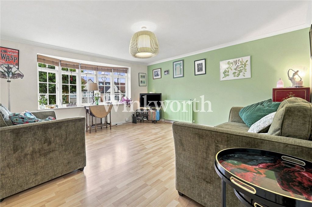 Property photo 1 of 18 Picture No. 04