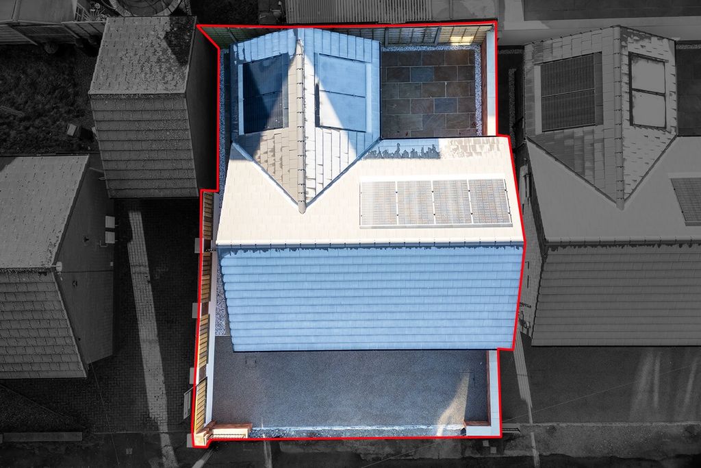 Property photo 2 of 12 4398041