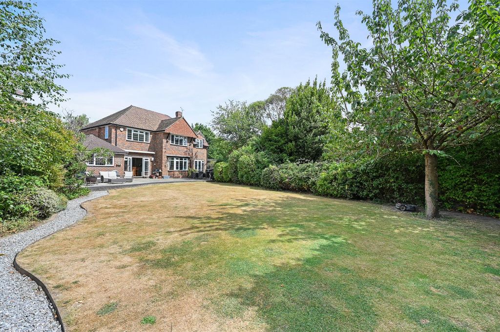Property photo 1 of 15 Garden