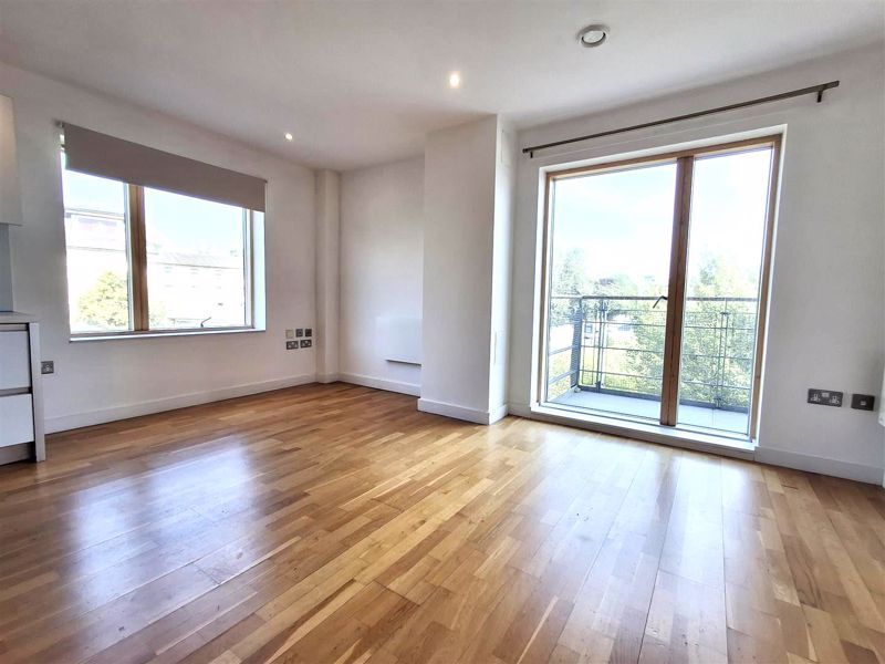 Property photo 3 of 8 Photo 4