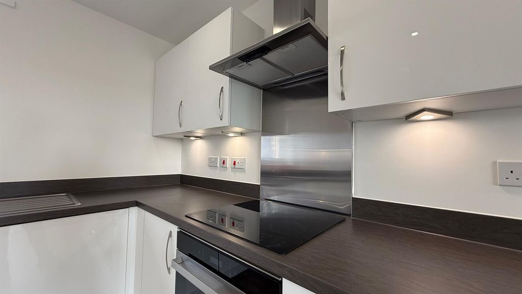 Property photo 3 of 11 Cfb7B2d0-511F-49Be-86A6-1F08B286795d.Jpg