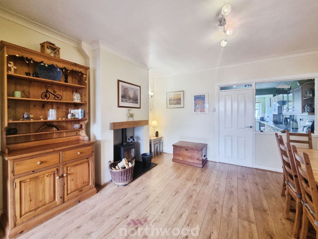 Property photo 2 of 31
