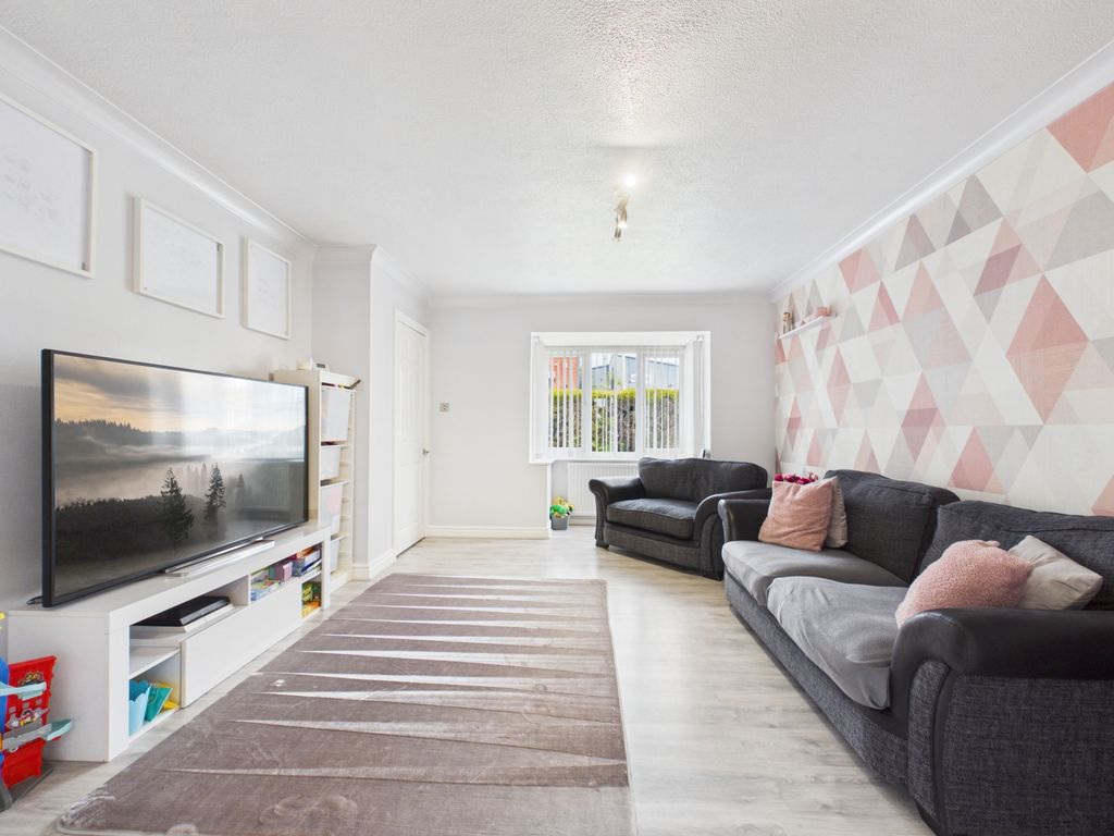 Property photo 3 of 16 Cam02637G0-Pr0030-Still012