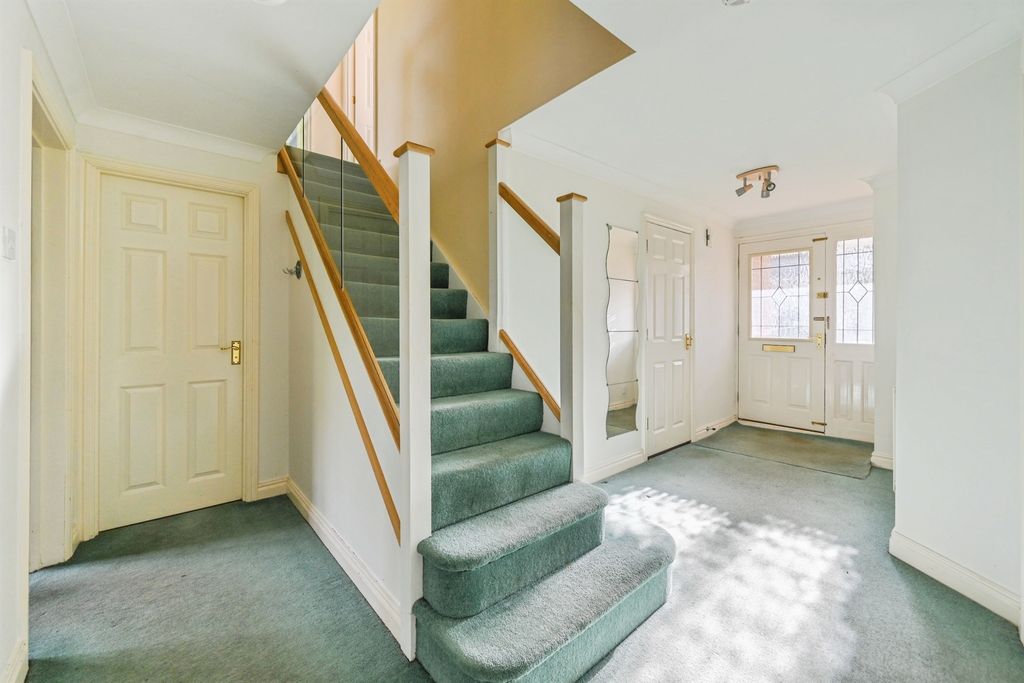 Property photo 3 of 18