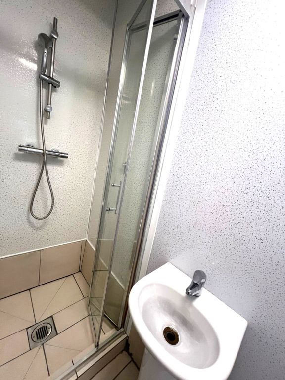 Property photo 2 of 6 Gallery