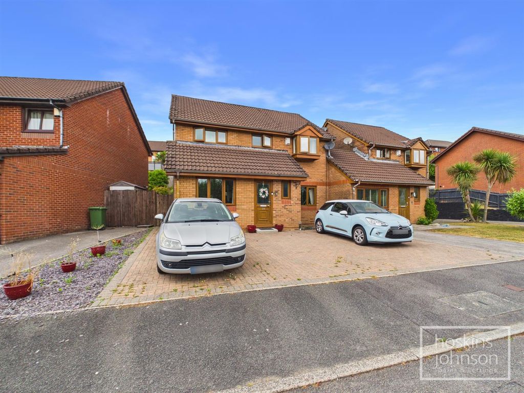 Property photo 1 of 33