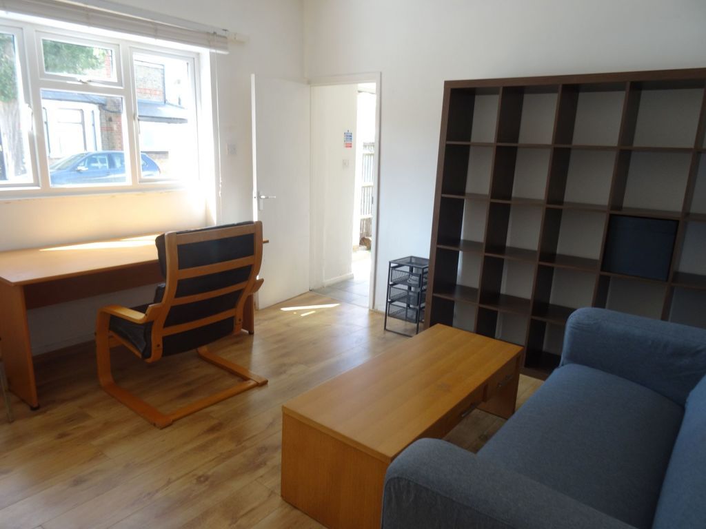 Property photo 2 of 27