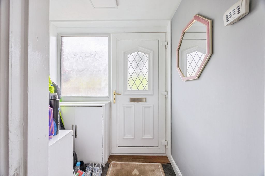 Property photo 2 of 15 Entrance