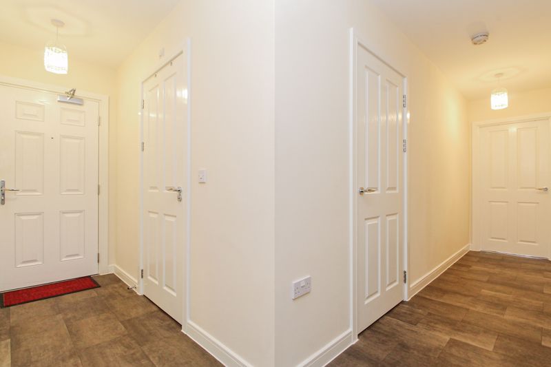 Property photo 3 of 9 Entrance Hall