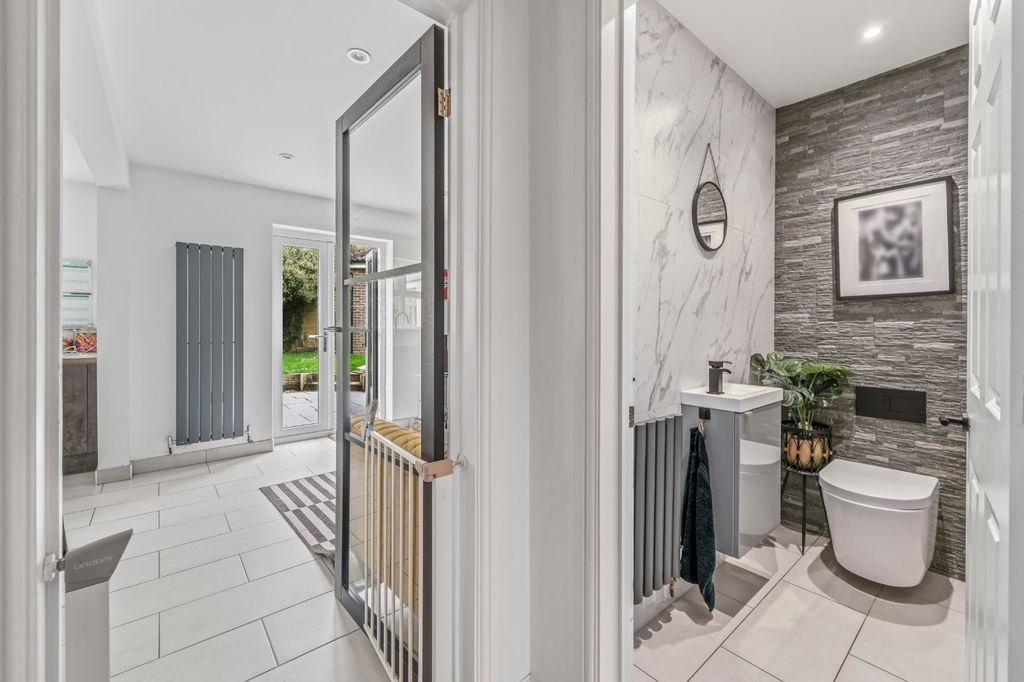 Additional image 7 of 6 bed detached house for saleRoyal Oak Drive, Crowthorne, Berkshire RG45