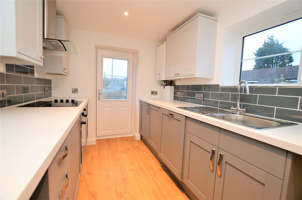 Property photo 2 of 13 Picture No. 17